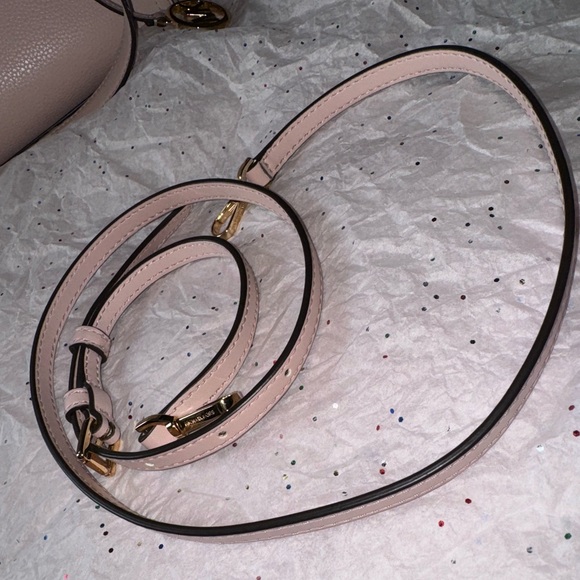 Baby pink Michael kors tote set - Picture 10 of 10